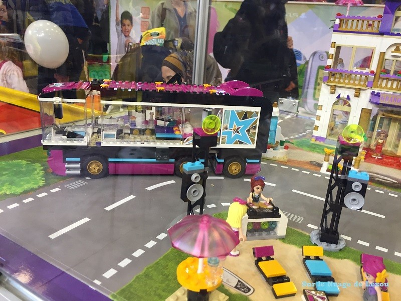 Lego friends la tournée en bus