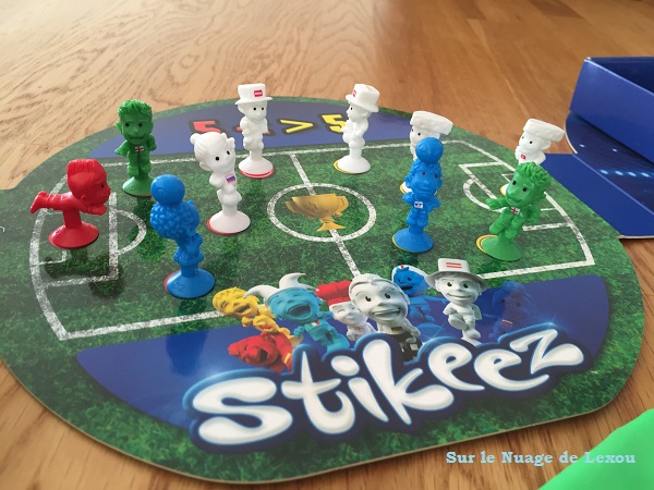 plateau jeu Stikeez foot