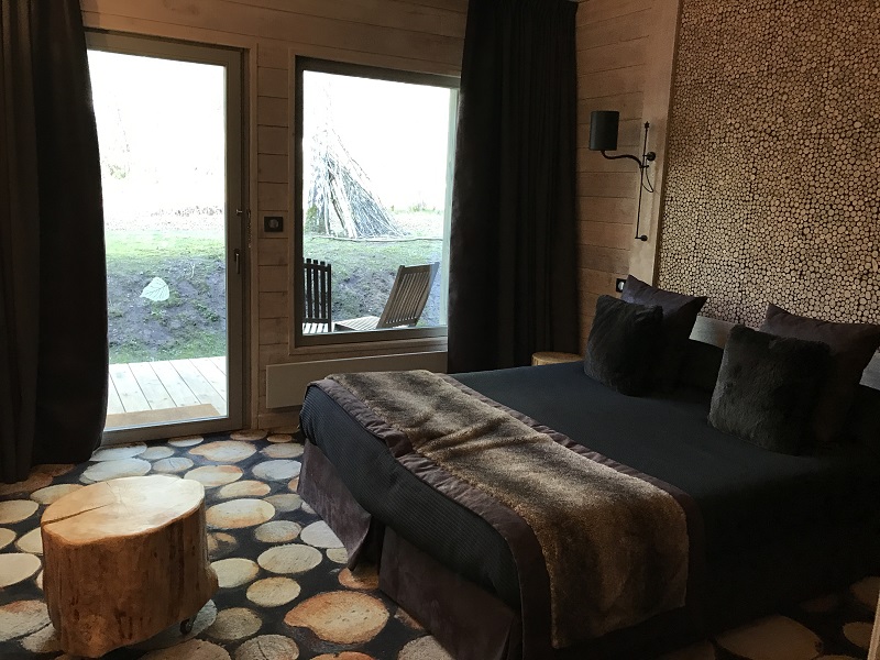 Dormir chez Astérix… CHAMBRE HOTEL TROIS HIBOUX