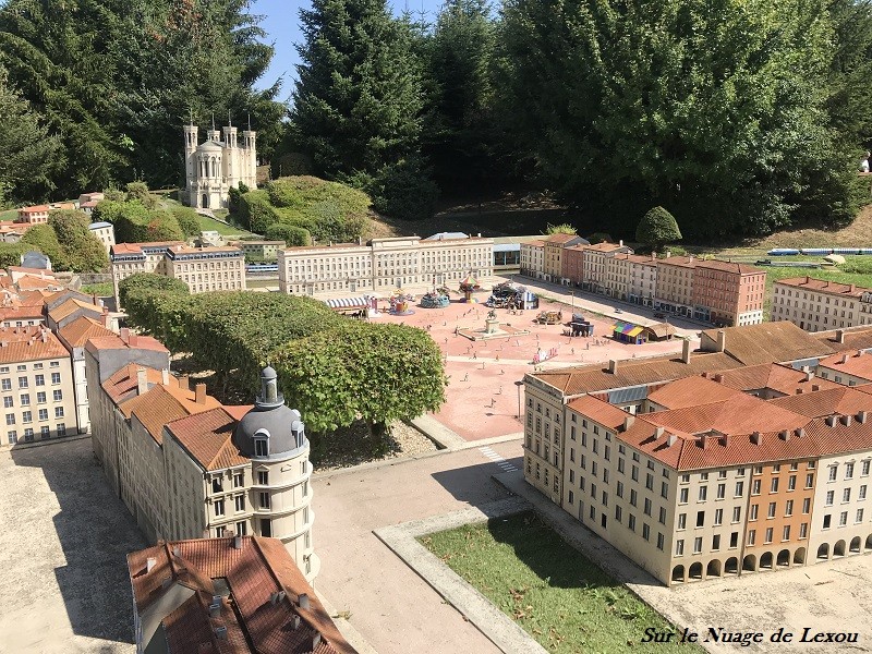 FRANCE MINIATURE MONUMENTS