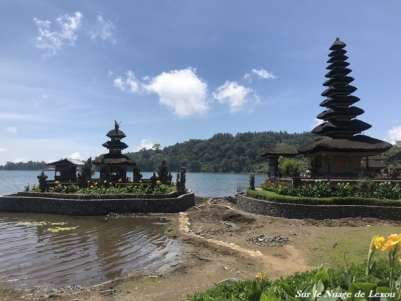 BRATAN LAKE BALI