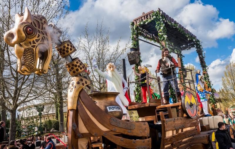 defile parc astérix